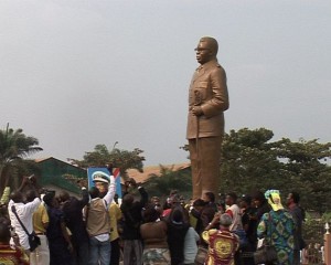 Le monument de Kasa-Vubu à Boma/Infobascongo
