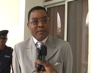 José N'kuna, ministre kongo des finances/infobascongo