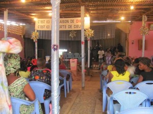 Une église de réveil à Kimpese/Infobascongo