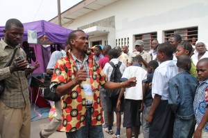 Des sourds-muets de Matadi rendent hommage à Simon Pindi/Infobascongo