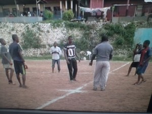 Des sourds-muets jouent au football au Camp Redjaf à Matadi/Infobascongo