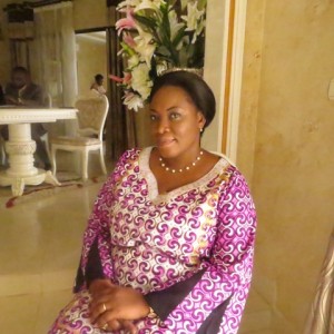 Néfertiti Ngudianza,ministre national du Commerce/Infobascongo