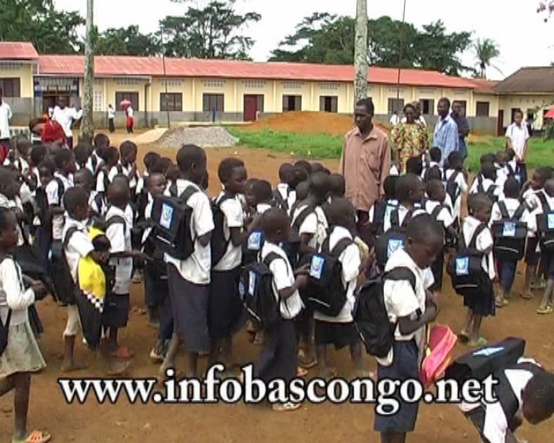 Bas-Congo : l’UNICEF lance la campagne d’inscription des enfants en 1ère année et remet des fournitures scolaires aux écoles