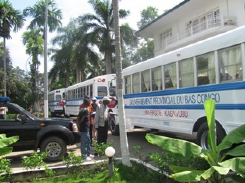 Bas-Congo : des bus pour quelques instituts et universités