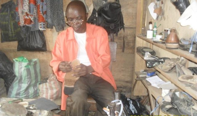 Matadi : Richard Muinza, un cordonnier professionnel et fier de l’être