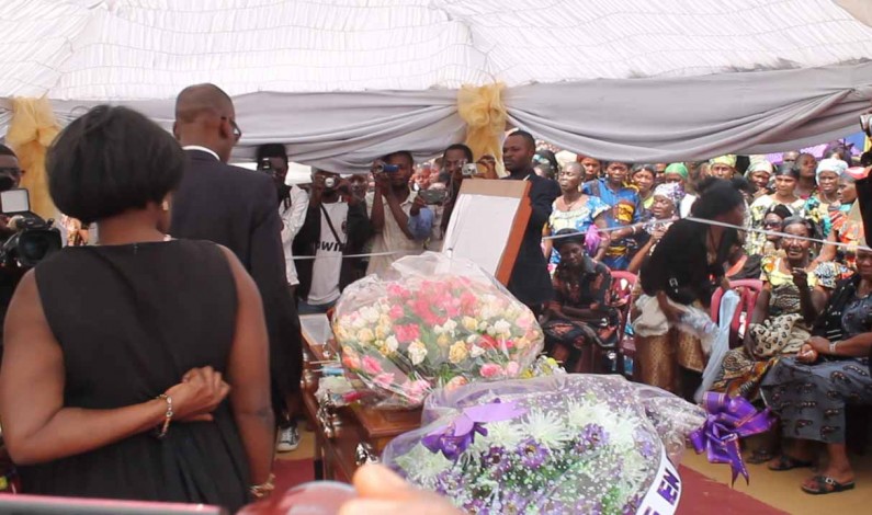 Boma :obsèques émouvantes du nourrisson de 18 mois ,victime de viol