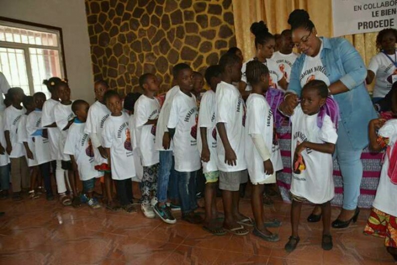 Kinshasa : environ 2 000 kits scolaires distribués par la Fondation Ngudianza dans le district du Mont Amba