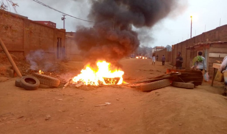 Matadi: des jeunes en colère bloquent la route Ango-Ango
