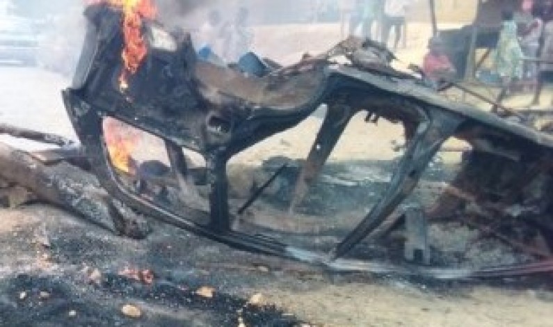 Kongo central : un corps calciné après le renversement d’une voiture qui transportait du carburant