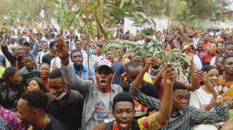 Victimes aussi de l’interdiction d’organiser la médecine dans leur institution, les étudiants de l’UKV Boma manifestent