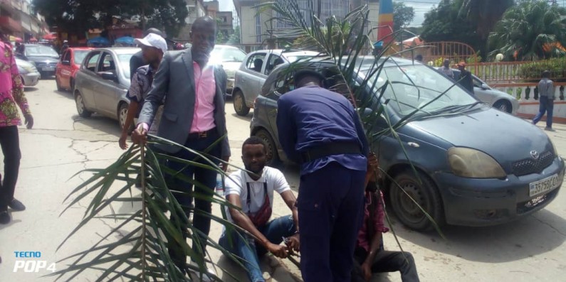 Des journalistes de Matadi en sit-in devant le gouvernorat pour exiger le paiement de leurs factures