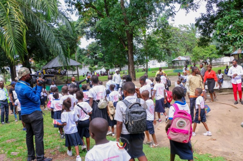 RDC : des bus pour relancer le tourisme à Kinshasa