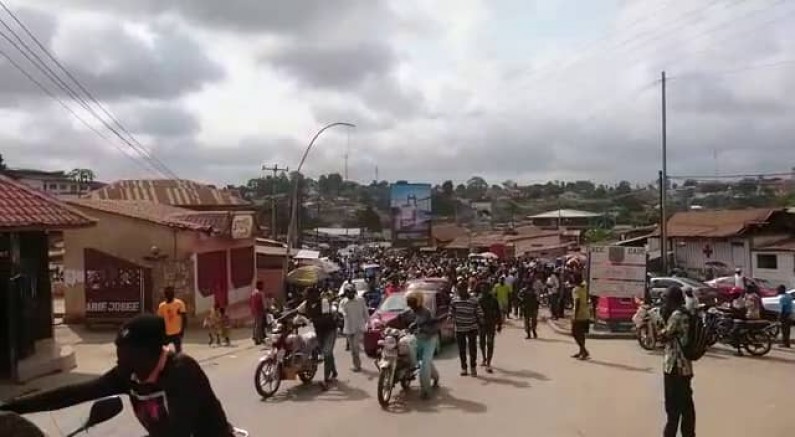A Boma, des taxis-motos manifestent après le meurtre de leur collègue