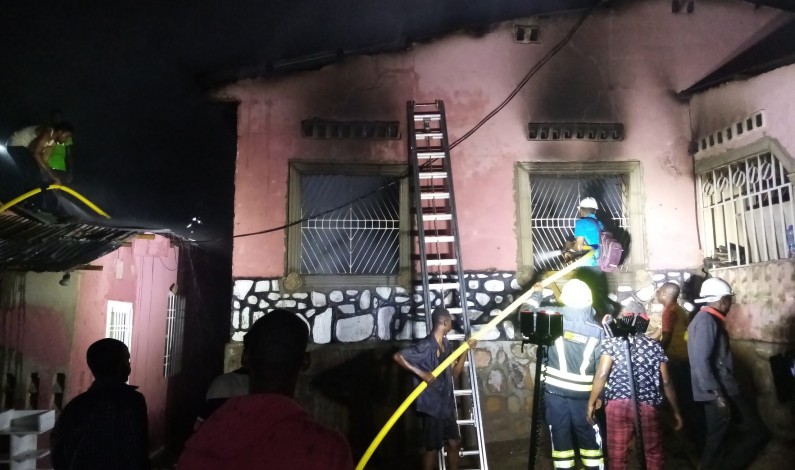Une maison détruite par un incendie à Kinkanda, à Matadi