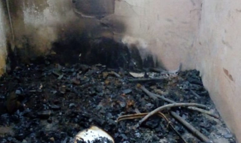 « Il ne me reste que les habits que j’ai portés « :Le pasteur Ngonde après l’incendie de sa maison, à Matadi